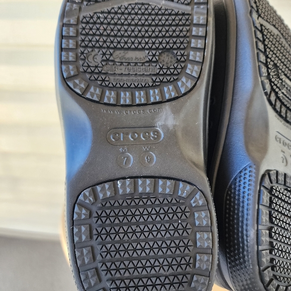 Crocs On the clock work black slip ons  clogs - Picture 11 of 11